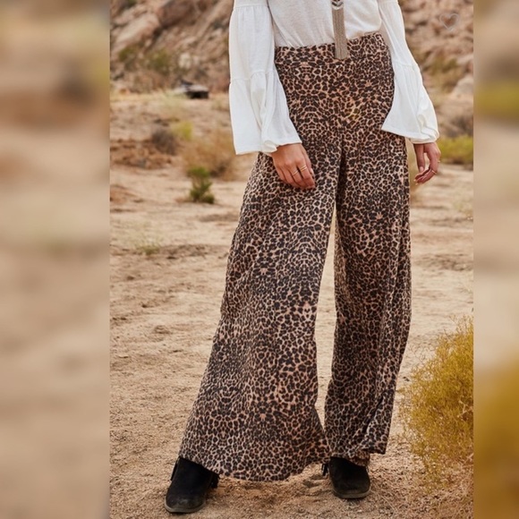 Animal Print-Wide Leg Flare Pants. NWT - Picture 5 of 10